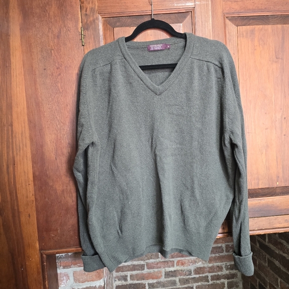 Gleneagles Made in Scotland Green V-Neck Sweater - 100% Lambswool - Medium - Picture 10 of 11